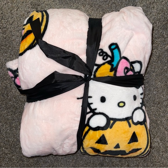 Sanrio Hello Kitty Halloween Pink Pumpkin Plush Throw Blanket Full Queen 90 X 90 - Picture 2 of 2